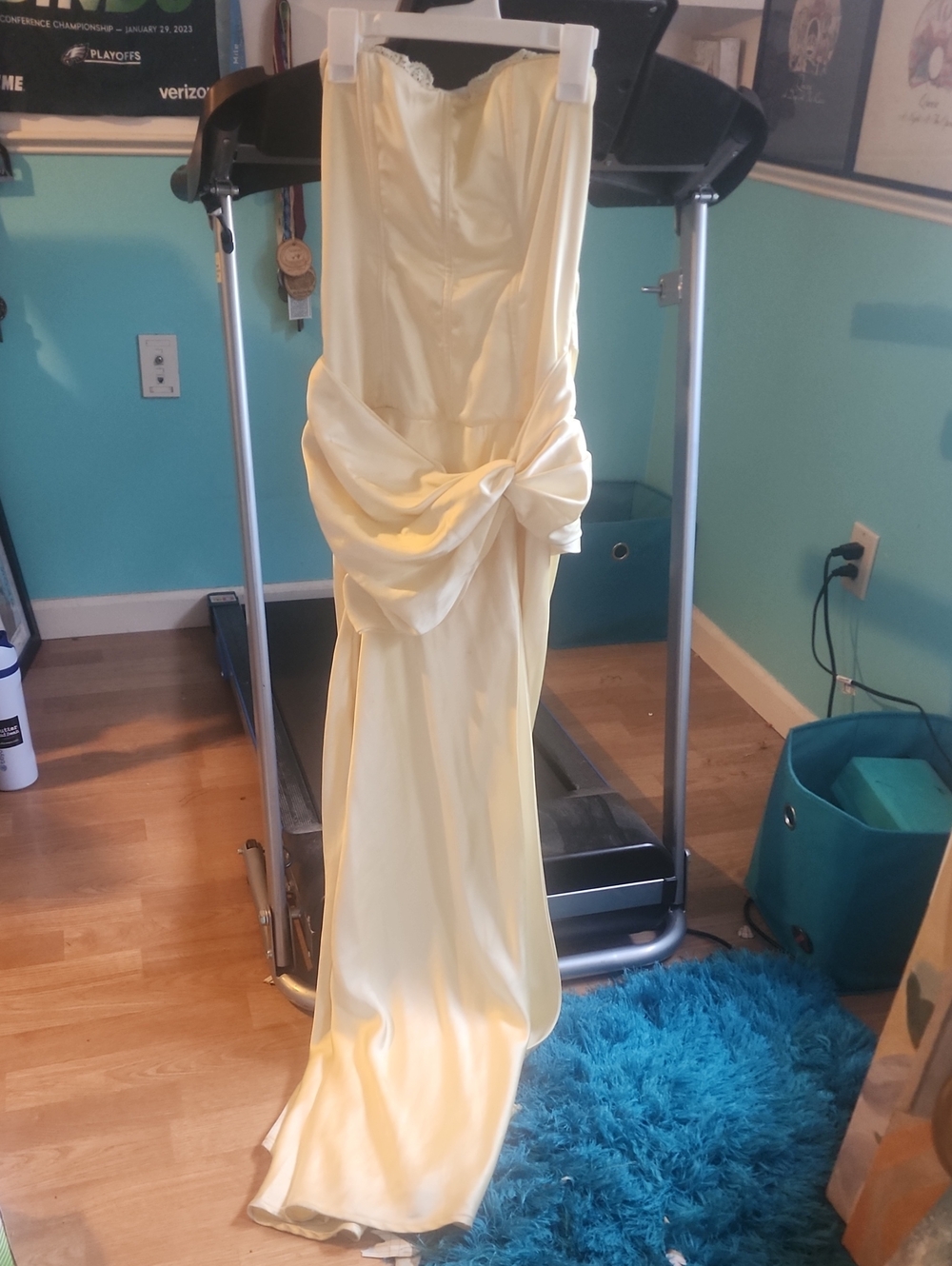 Elegant Strapless Yellow Prom or Evening Gown
